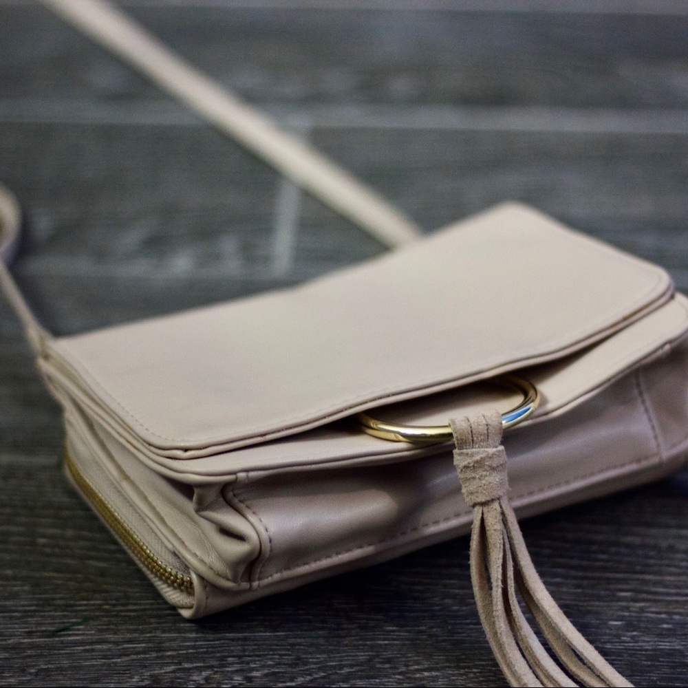 💝SALE💝 Crossbody Bag with Gold Ring and Tassel